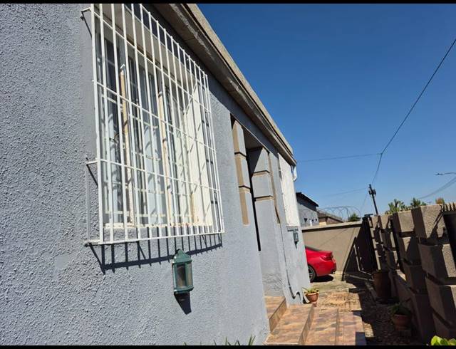 4 BEDROOM HOUSE FOR SALE IN NEWCLARE